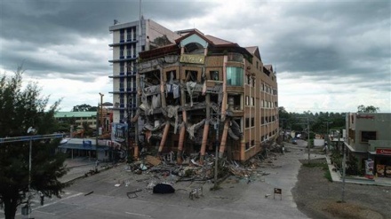 6.5-magnitude earthquake kills at least five in Philippines