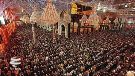 (VIDEO) Adesso a Karbala ... i fedeli al Mausoleo Imam Hussein (as)