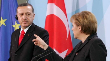Merkel duyurdu: Türkiye'ye silah satmayacağız!