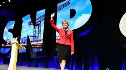 Nicola Sturgeon takes swipe at Jeremy Corbyn in diversionary tactic