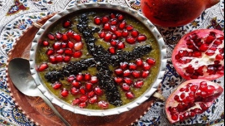 イラン料理；ザクロのイラン風スープのレシピ