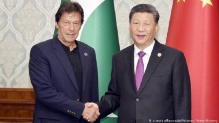 Pakistani PM travels to China to discuss Kashmir