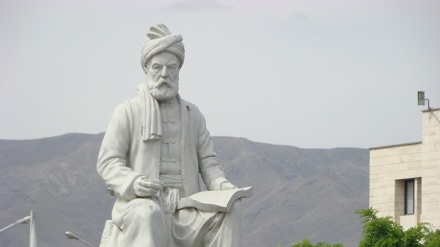 शेर की दुनियाः ग़ालिब कहते हैं कि वह आने वाले उस ज़माने के बारे में सोच कर सम्मोहित हो जाते हैं जब उनकी शायरी को समझने वाले पैदा होंगे! फ़िरदौसी को भी आने वाले ज़माने से बड़ी उम्मीदें थीं। 