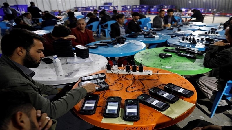 ادامه نگرانی‌ها درباره شفافیت انتخابات افغانستان/ بیش از ۱۰۰ دستگاه بیومتریک مفقود شدند