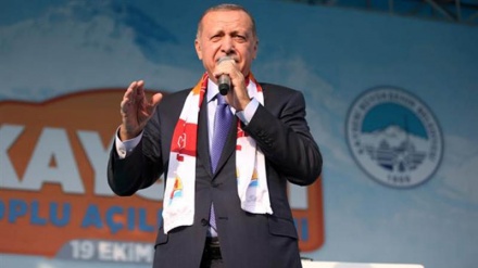 Erdogan threatens to crush heads of Kurdish forces if they refuse to withdraw