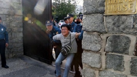 韩国19名学生闯美国大使官邸被捕