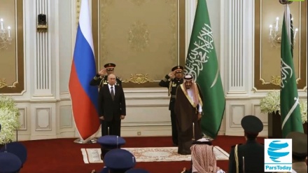 Penampilan Gagal Orkestra Militer Saudi di Hadapan Presiden Rusia