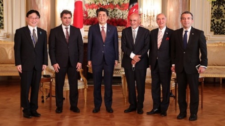 تاکید بر گسترش روابط دو جانبه در دیدار اشرف غنی با نخست وزیر ژاپن 