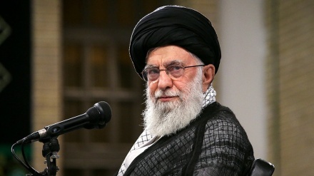Lideri Suprem: Të rinjtë iranianë duhet të zgjerojnë kufijtë e shkencës