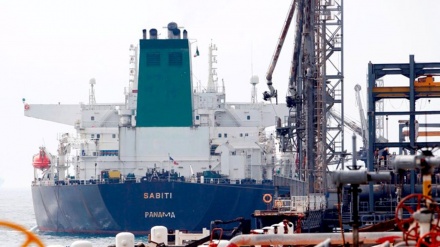 “萨比提号”油轮进入伊朗领海