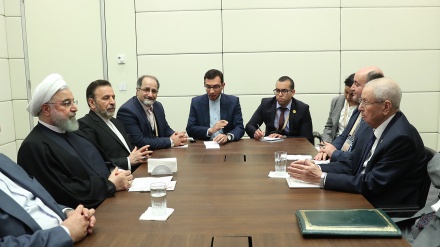 Ruhani: İran ve Cezayir ekonomik ilişkilerini geliştirmeli