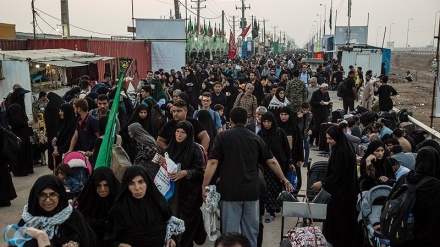 Perbatasan Shalamcheh Dibanjiri Puluhan Ribu Peziarah Arbain (1)