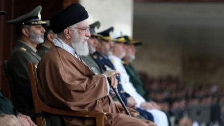 イラン最高指導者、「イラクとレバノンのためを思うなら、情勢不安の解消が最優先」