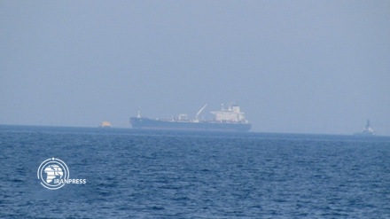 Қизил денгизда Эрон нефт танкерига ҳужум қилишди