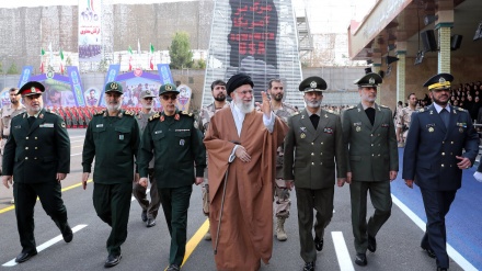 Líder de Irán advierte de los planes de enemigos en la región