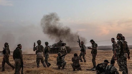 シリア北東部で、同国軍とトルコ軍が衝突