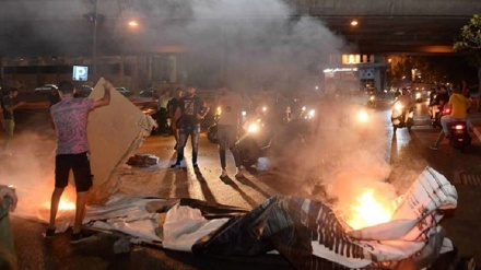 レバノンで反政府デモ、７０人が逮捕