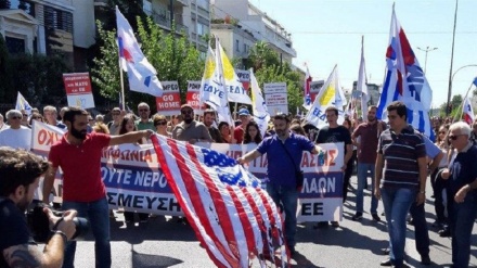 Festnahme von Demonstranten bei antiamerikanischen Demonstrationen in Griechenland