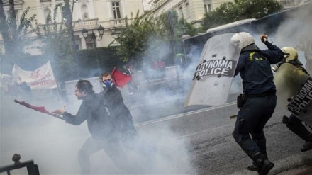 Greek students clash with police over educational reforms