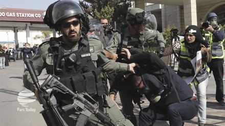 Siyonist askerler, Kudüs'te korona test laboratuvarına saldırdı