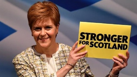 Sturgeon goes on the offensive against Tories