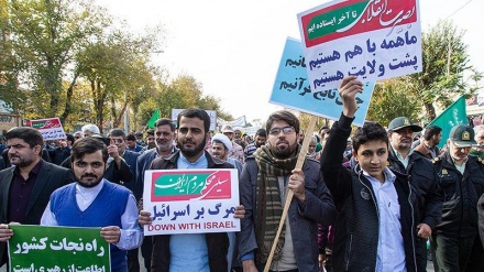 Ribuan Warga Yazd Turun ke Jalan Kecam Perusuh (2)