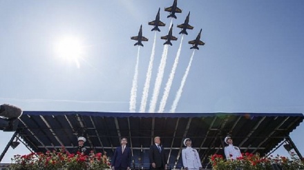 特朗普在纽约与老兵共度退伍军人节