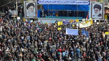 ইরানে পালিত হচ্ছে মার্কিন দূতাবাস নিয়ন্ত্রণে নেয়ার বার্ষিকী; পতাকায় আগুন