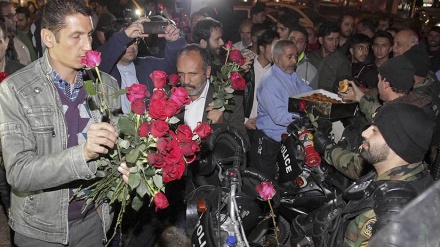 テヘラン州民が、イラン治安部隊に謝意を表明