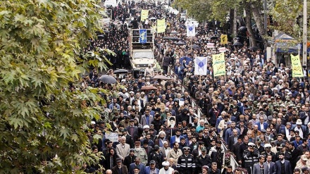 Ratusan Ribu Warga Iran Turun ke Jalan Kecam Perusuh
