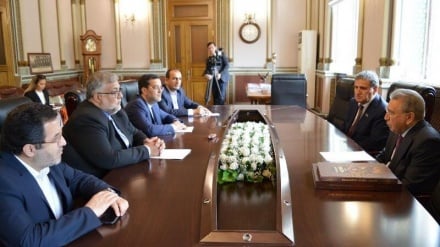 伊朗和阿塞拜疆强调扩大科技与文化合作