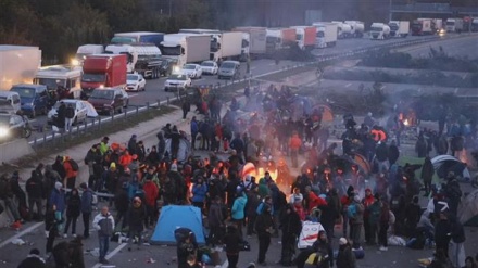 Catalan protesters burn tires at border with France as unrest continues 