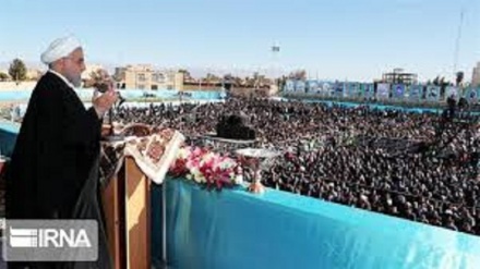 Pres.Rouhani: l'Iran è in grado di produrre apparecchiature per centrali elettriche