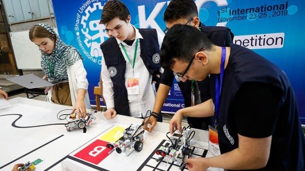 Kompetisi Robot Internasional di Pulau Kish (1)