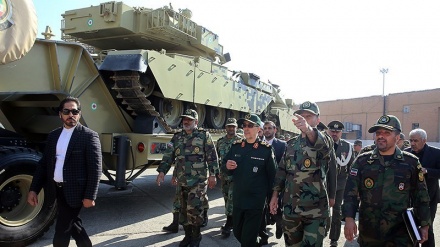 Peluncuran Dua Peralatan Militer Produksi Iran (2)