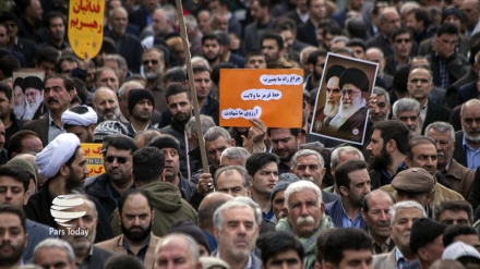 Fotos+Video: Masivas marchas en Irán en repudio a disturbios y a favor de seguridad