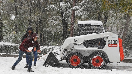 イラン各地に雨と雪（動画）