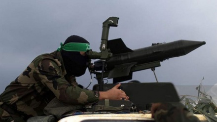 Lübnan Hizbullahı Siyonist yerleşim yerlerine roket yağdırıyor