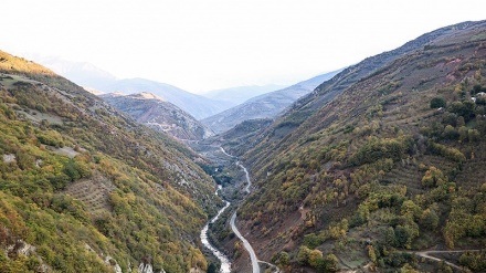 Pemandangan Alam di Gilan pada Musim Gugur (1)