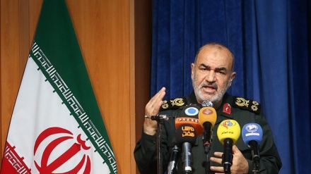  سردار سلامی : تهدیدهای دشمن را به فرصت تبدیل می‌کنیم