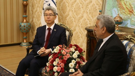 韩国强调扩大与伊朗的经贸关系