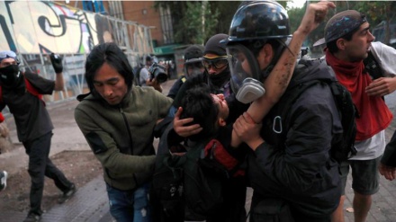 Chile: Protesters clash with police in renewed unrest