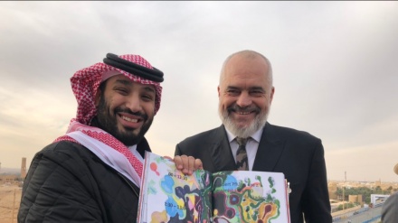 Kryeministri i Shqipërisë befason princin saudit të kurorës me një 