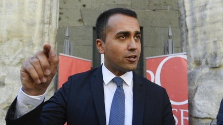 Migranti, Di Maio: serve distruggere i barchini in Tunisia