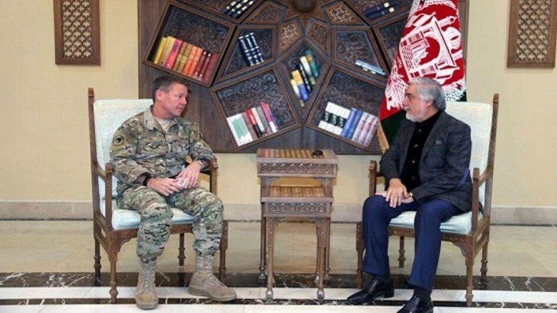 دیدار فرمانده نظامیان آمریکایی و ناتو با عبدالله عبدالله 