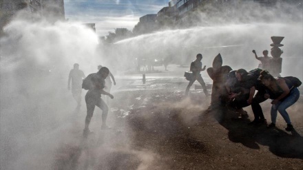 Policía chilena reprime con sustancias químicas a manifestantes