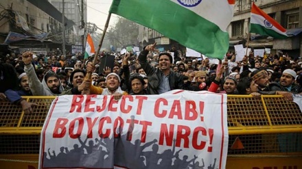 インドで国籍法改正案に抗議するデモ　15人が死亡