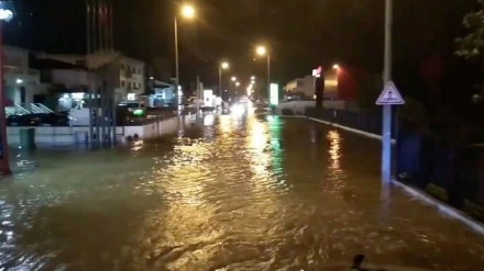 España se mantiene en alto riesgo por un fuerte temporal de viento y lluvia
