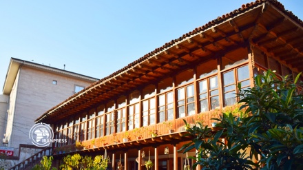 Video: Casa de Mirza Kuchak Jan en Guilán