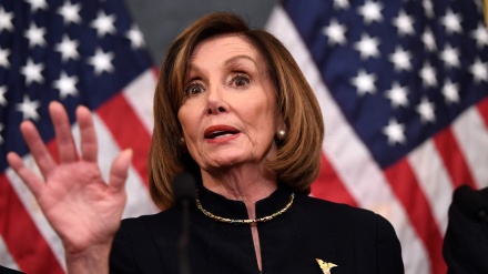 Pelosi vendos kushte për dërgimin e dosjes së shkarkimit në Senat